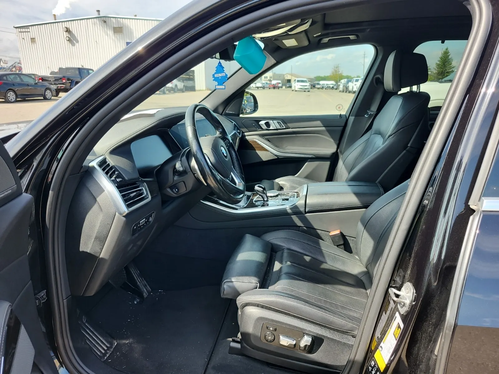Front Interior Photo