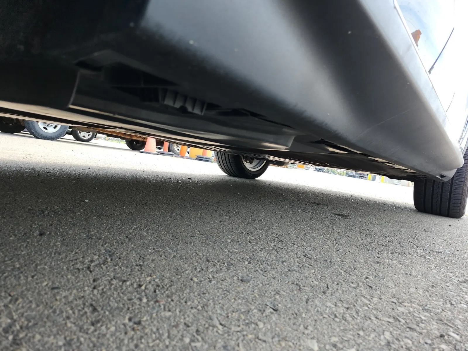 Undercarriage - Passenger Photo