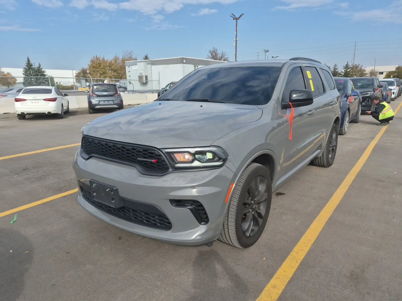 Front driver 3/4 photo