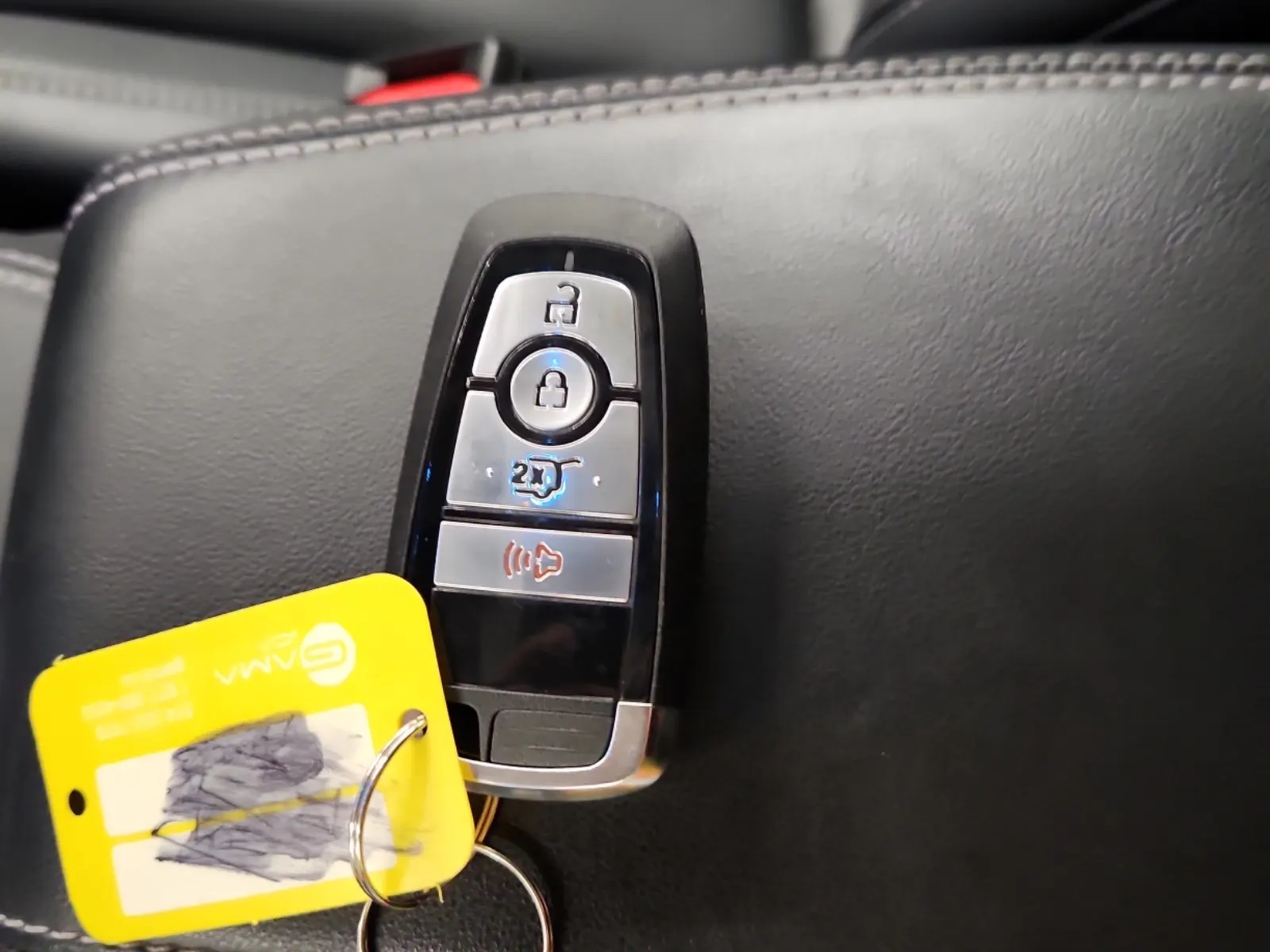Keys/Fobs/Manual Photo