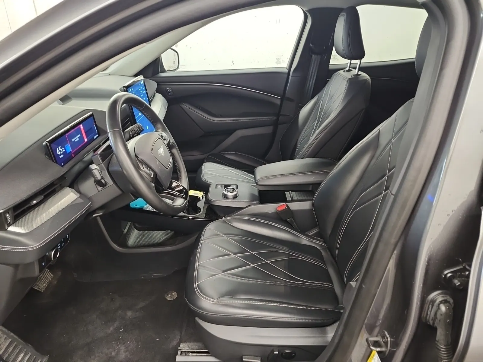 Front Interior Photo