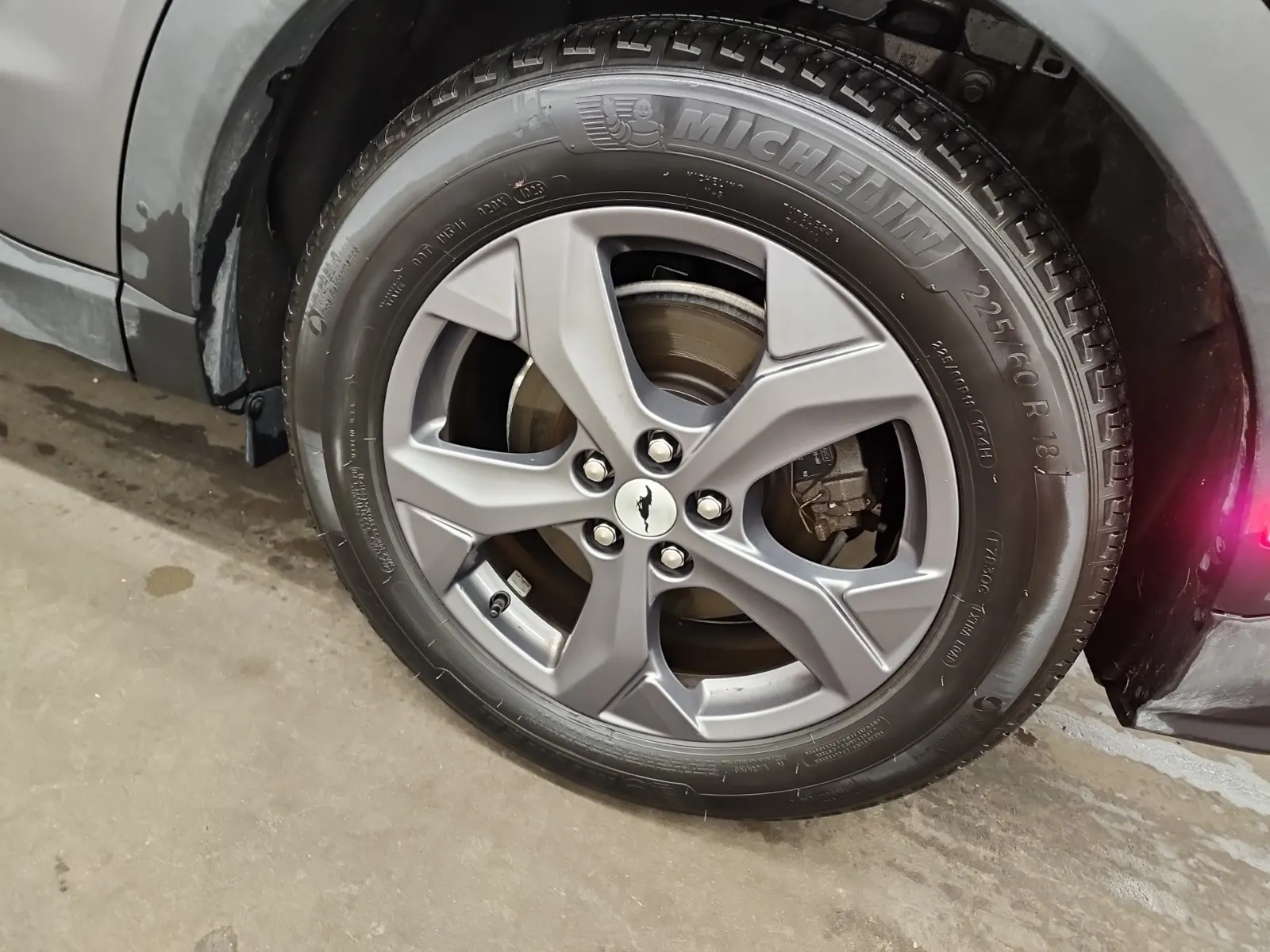 Left Rear Wheel/Tire Photo