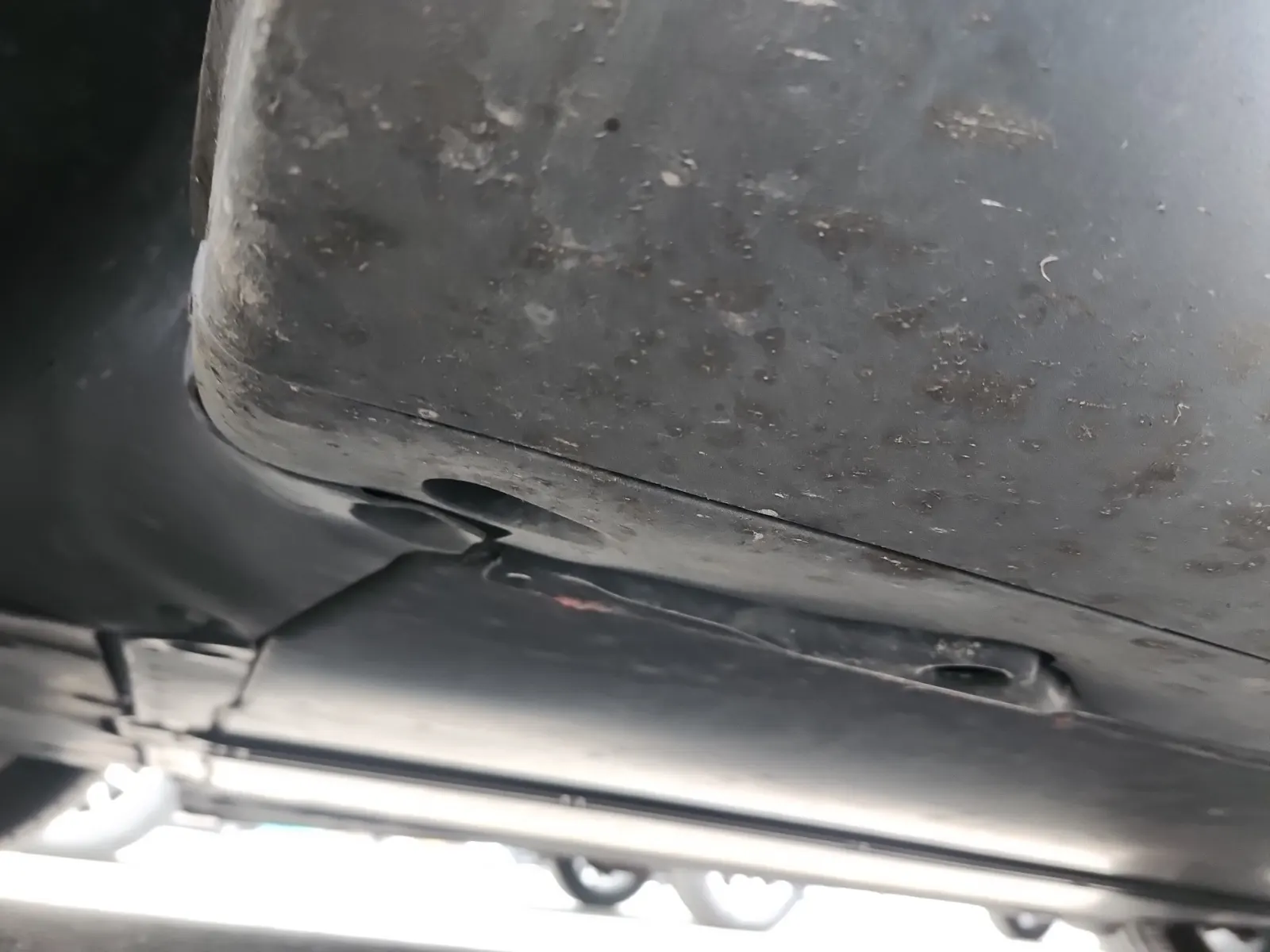 Undercarriage - Driver Photo