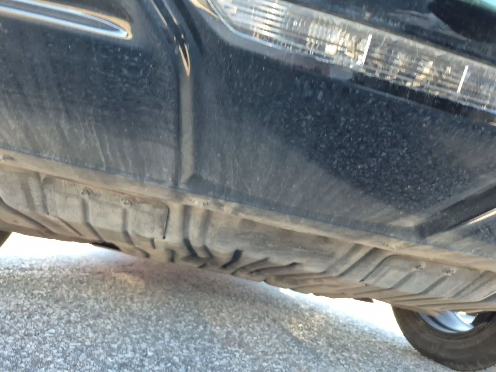 Undercarriage - Rear Photo