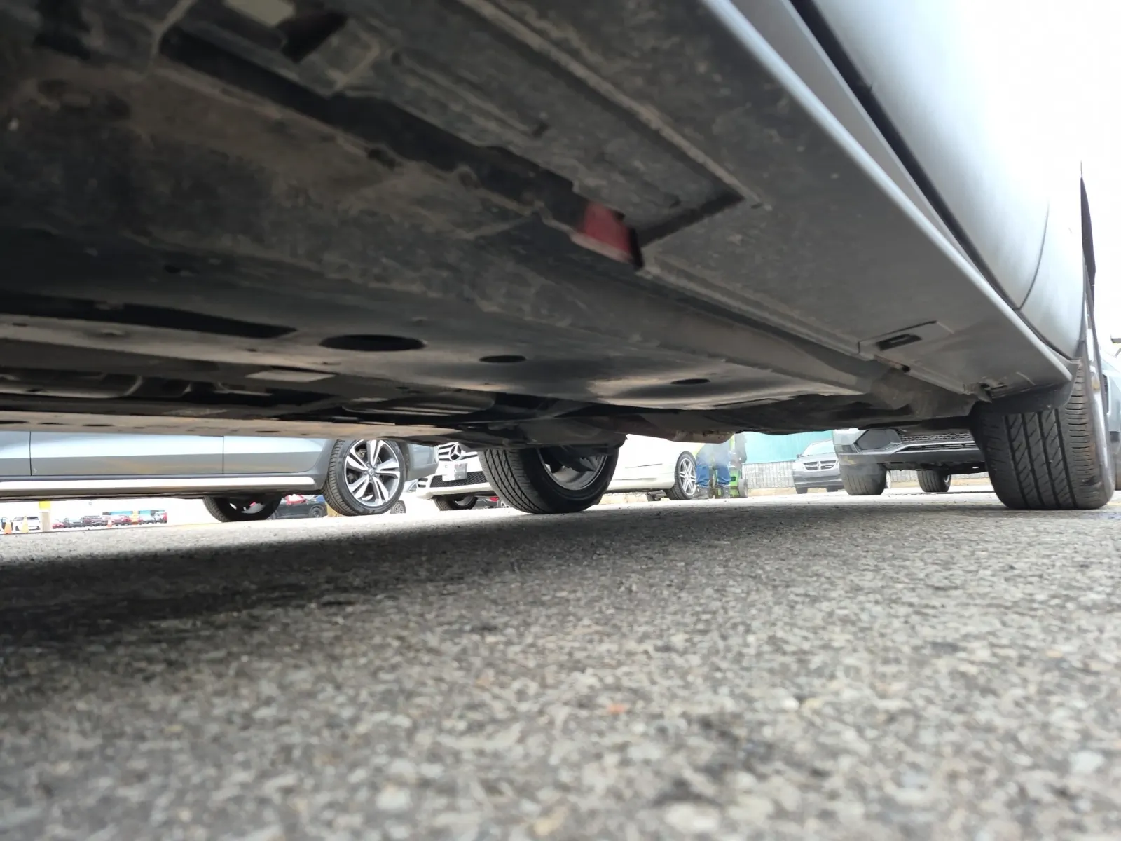 Undercarriage - Driver Photo