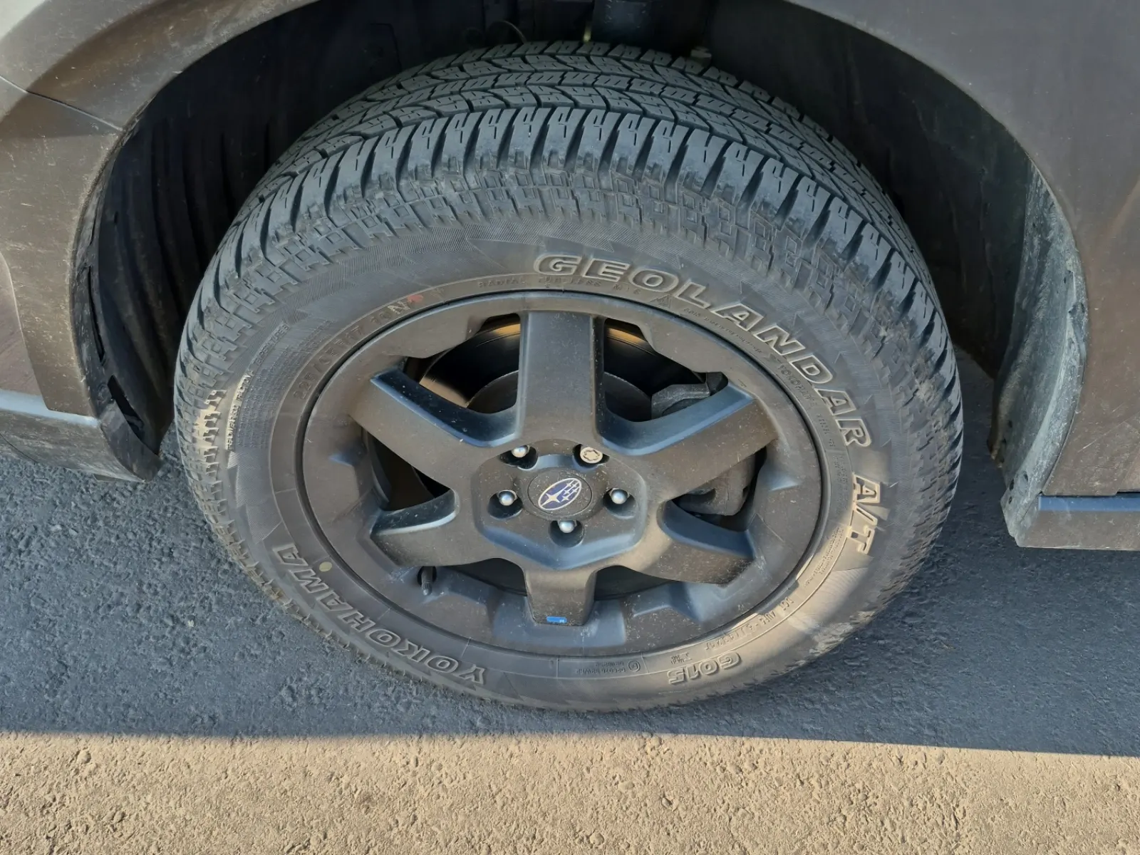 Front driver wheel/tire photo