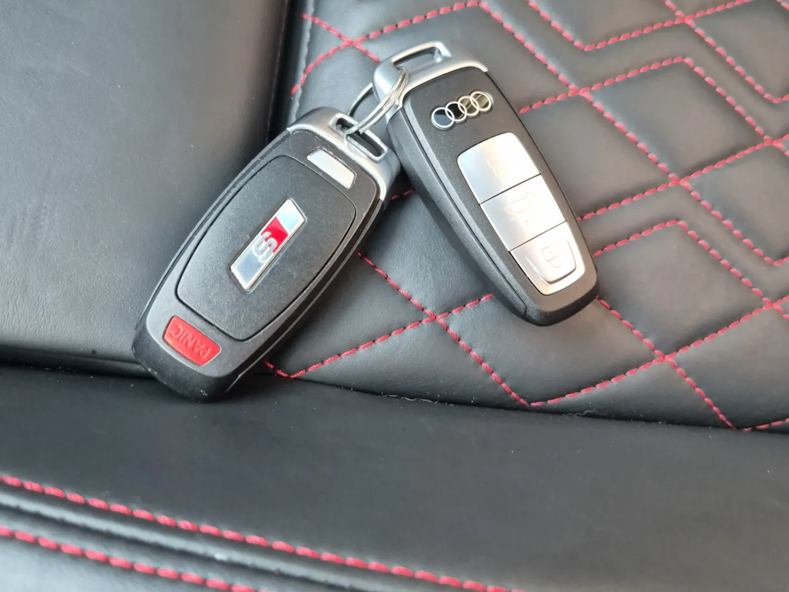 Keys/Fobs/Manual Photo