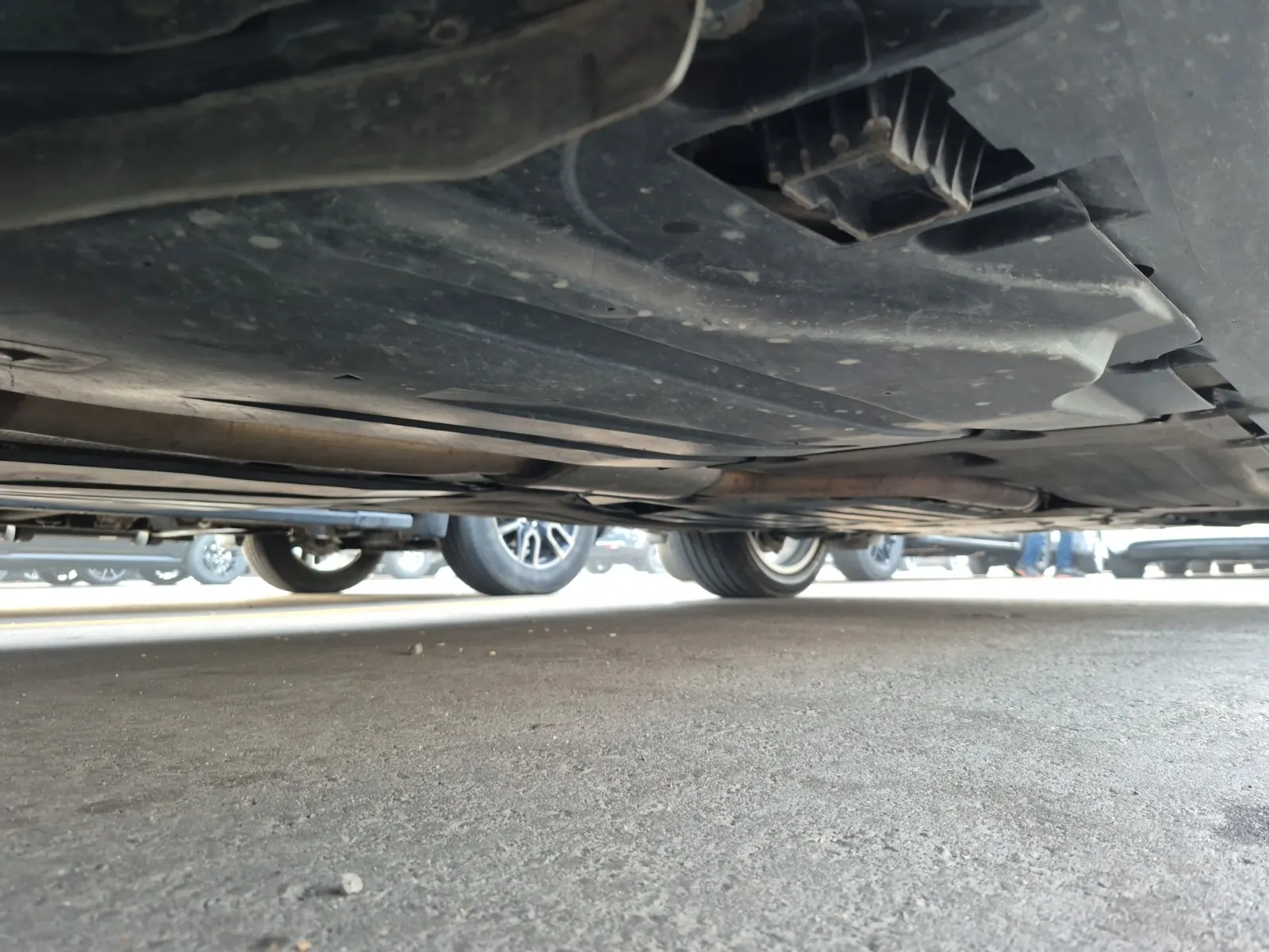 Undercarriage - Passenger Photo