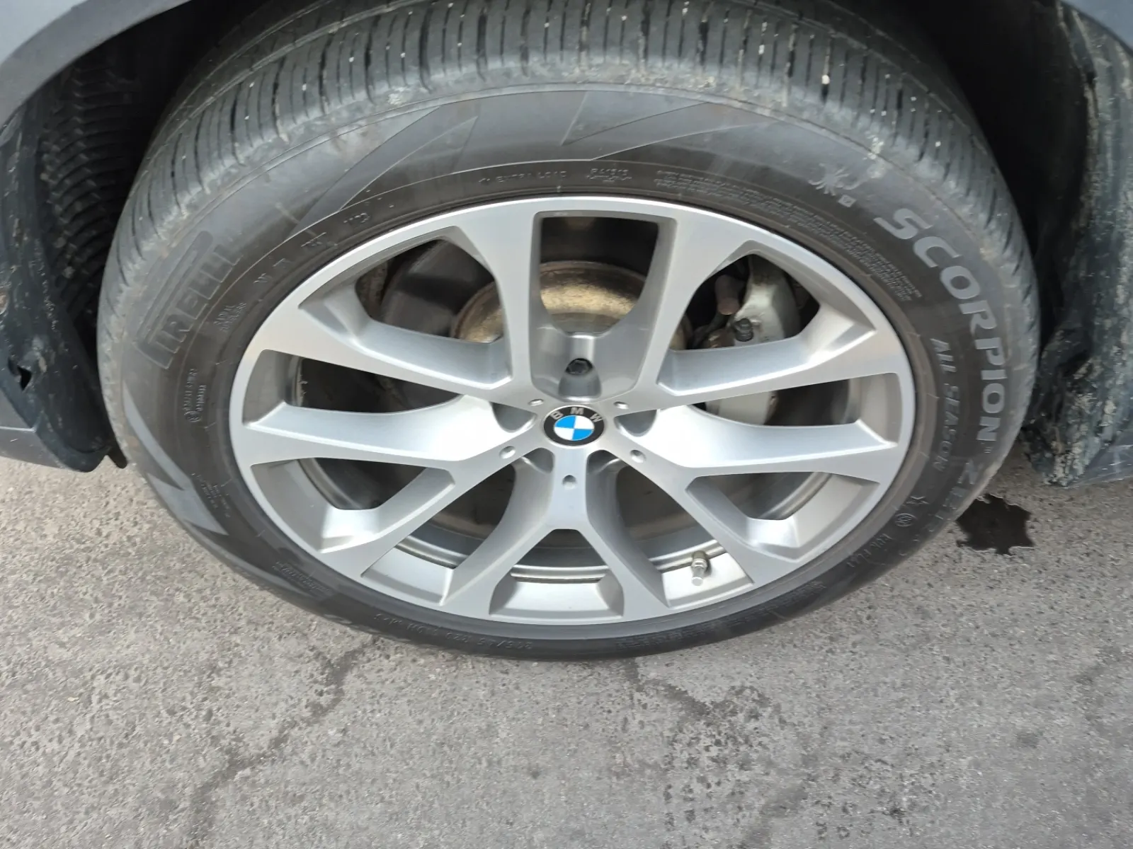 Front driver wheel/tire photo