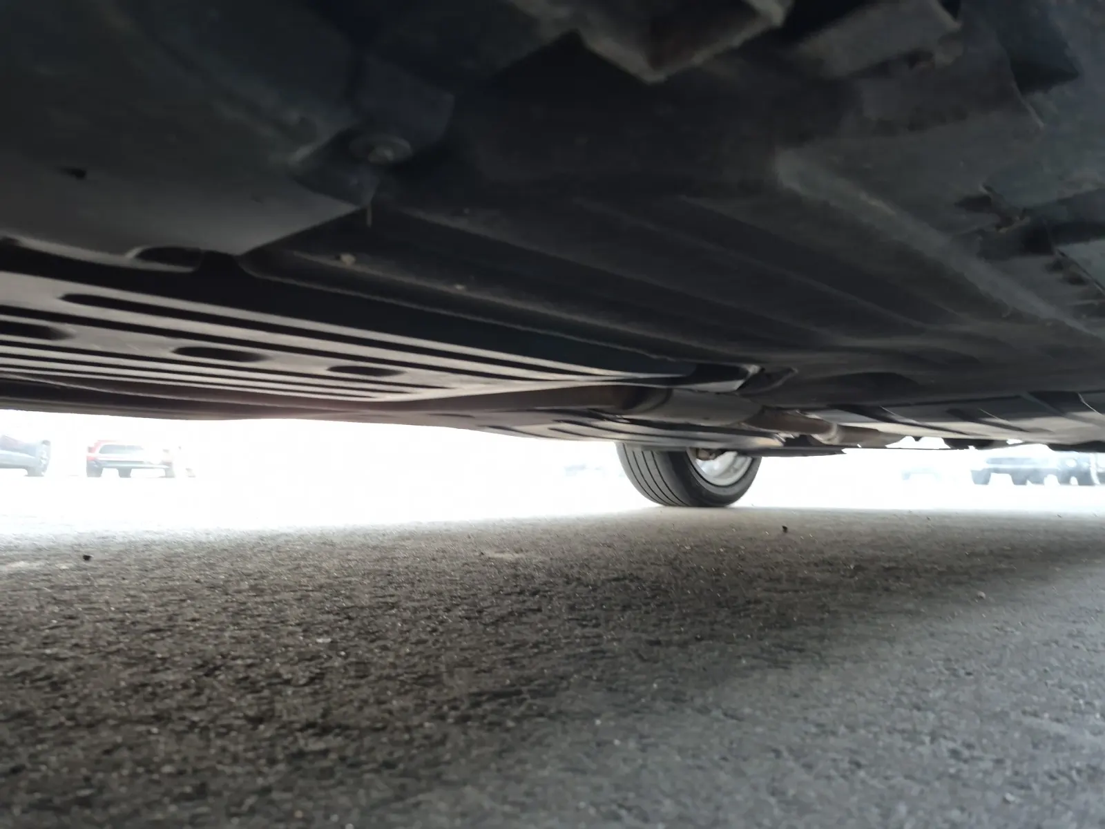 Undercarriage - Driver Photo
