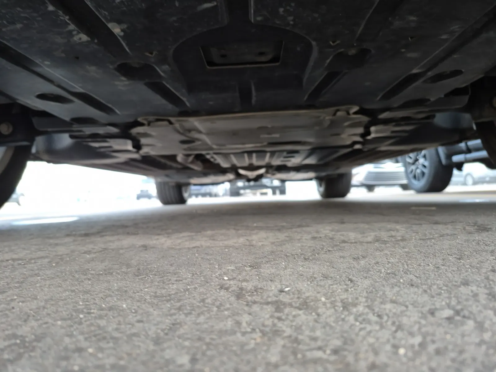 Undercarriage - Front Photo