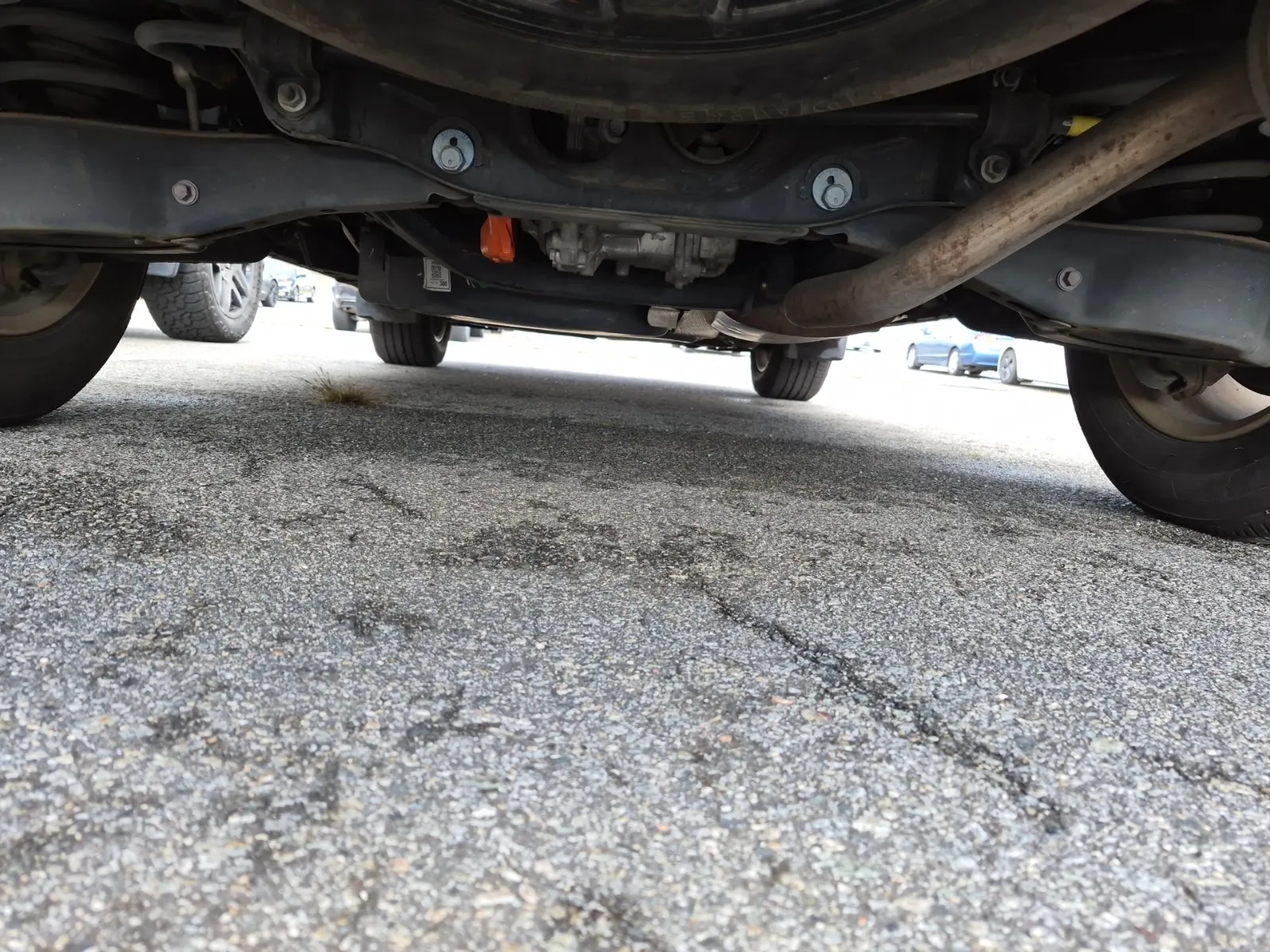 Undercarriage - Rear Photo