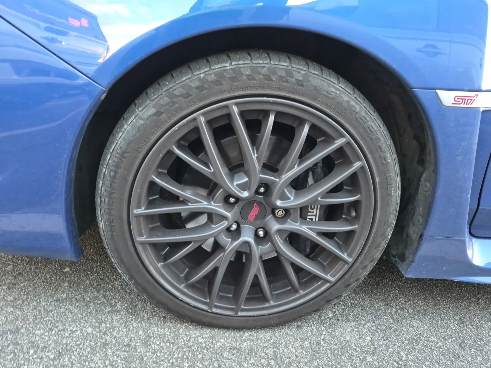 Front driver wheel/tire photo