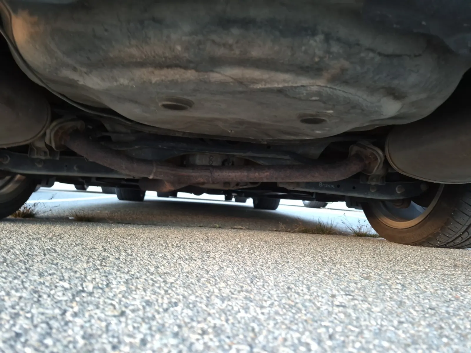 Undercarriage - Rear Photo