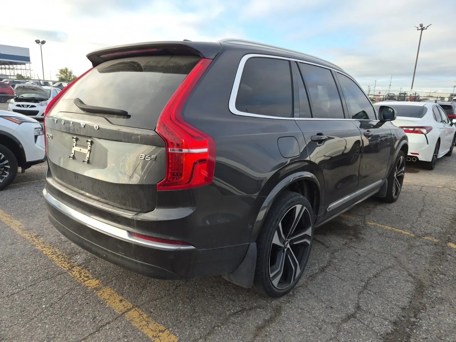 Passenger Rear 3/4 Photo