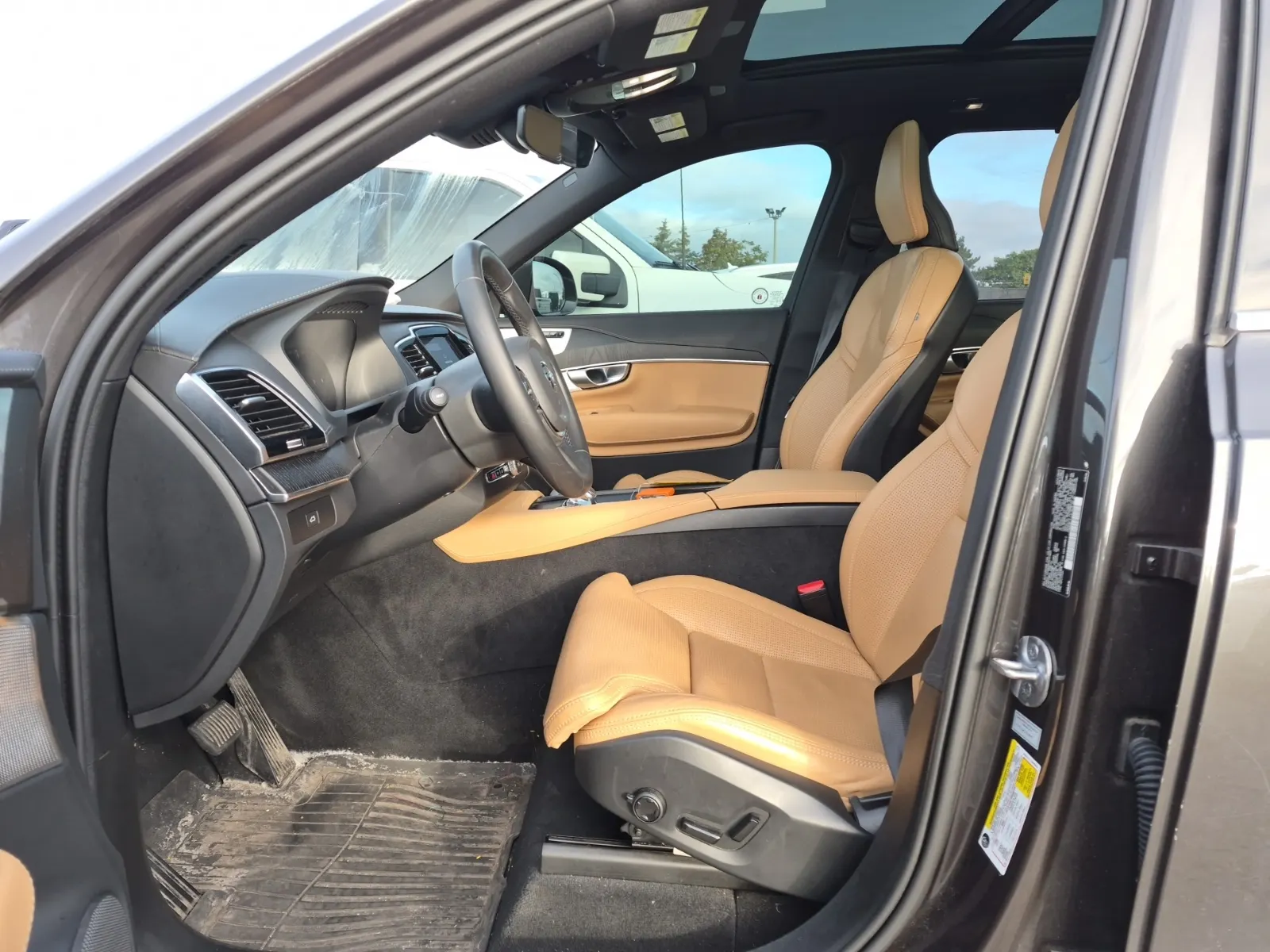 Front Interior Photo