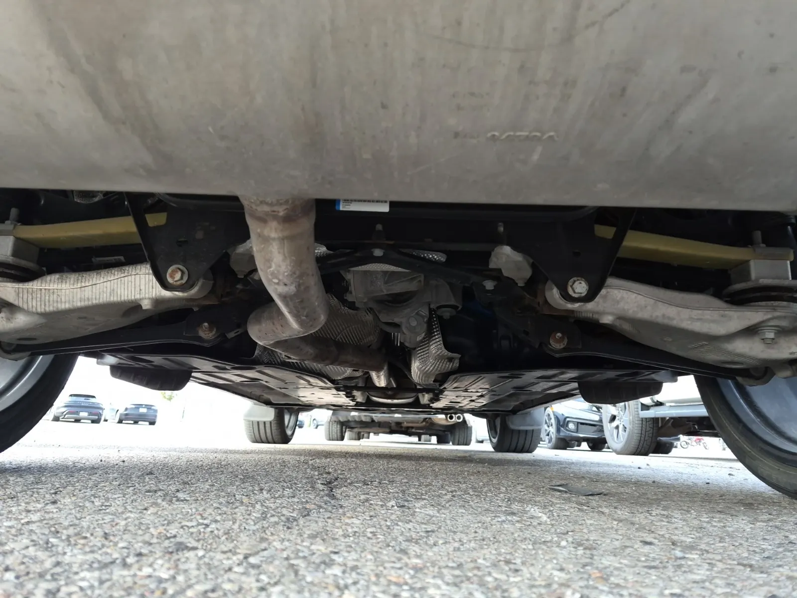 Undercarriage - Rear Photo