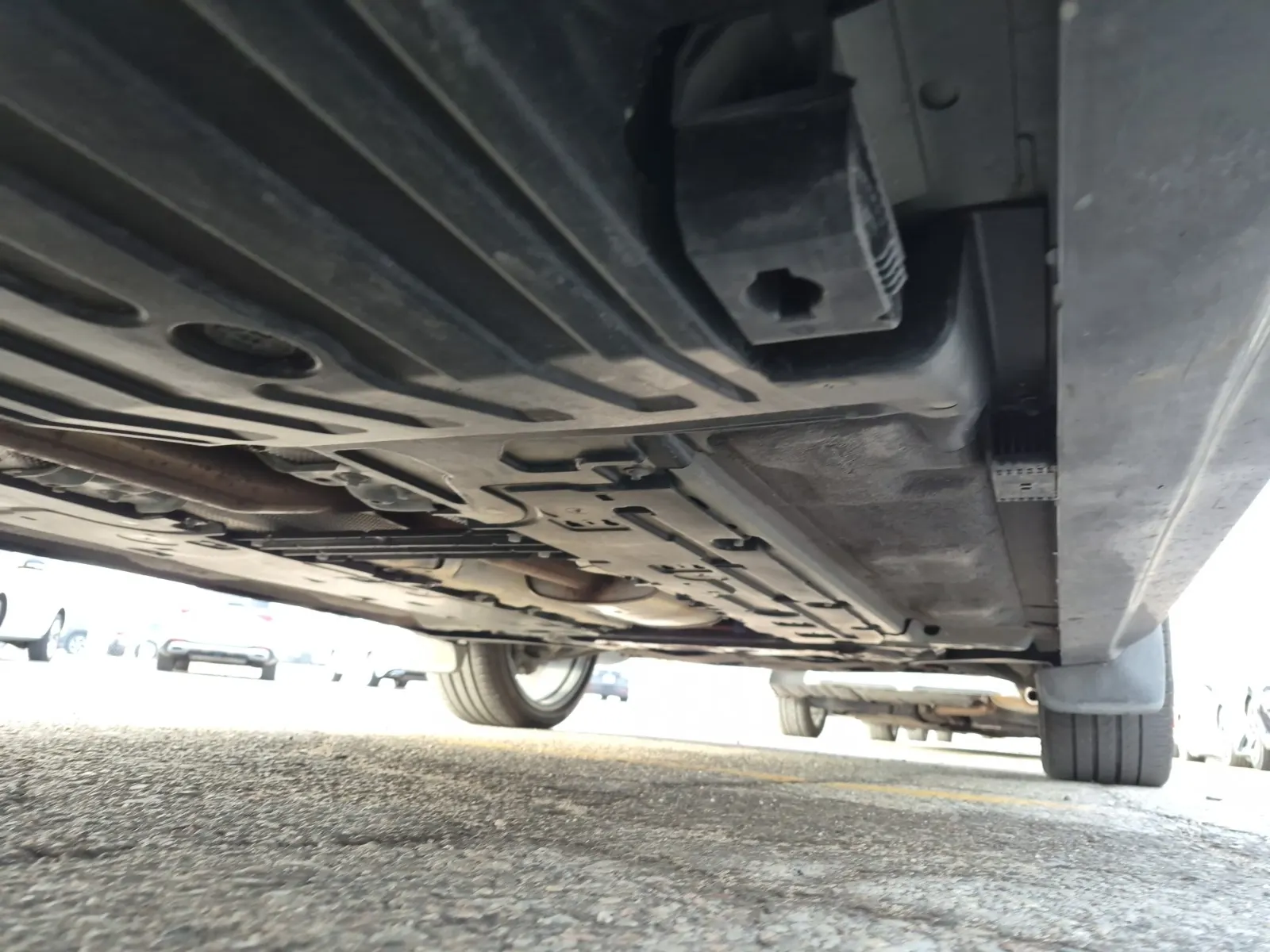 Undercarriage - Passenger Photo