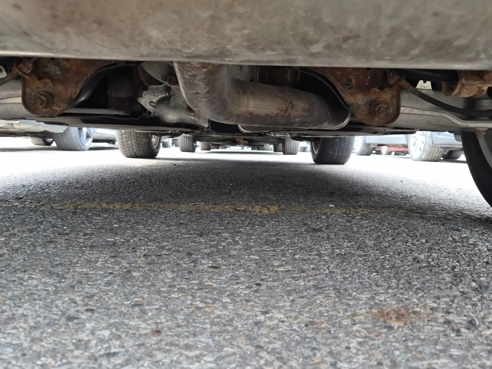 Undercarriage - Rear Photo