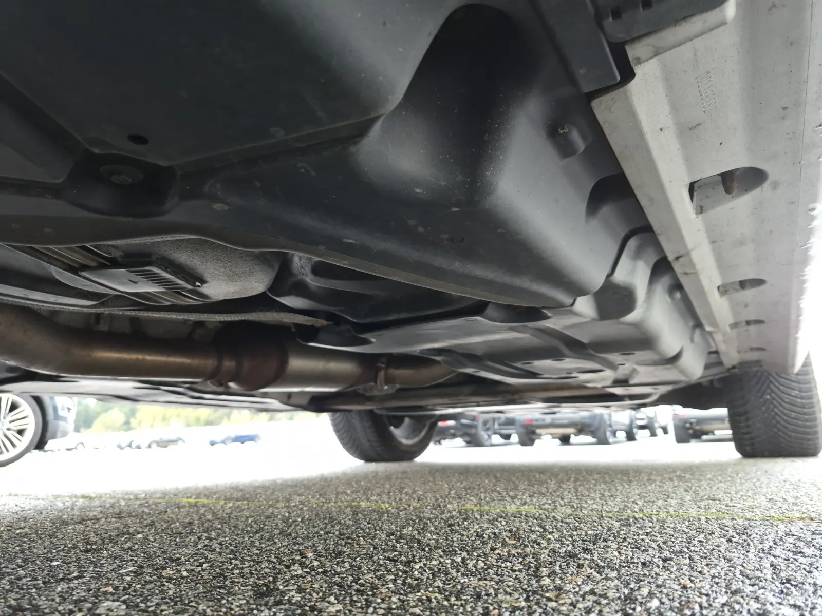 Undercarriage - Passenger Photo