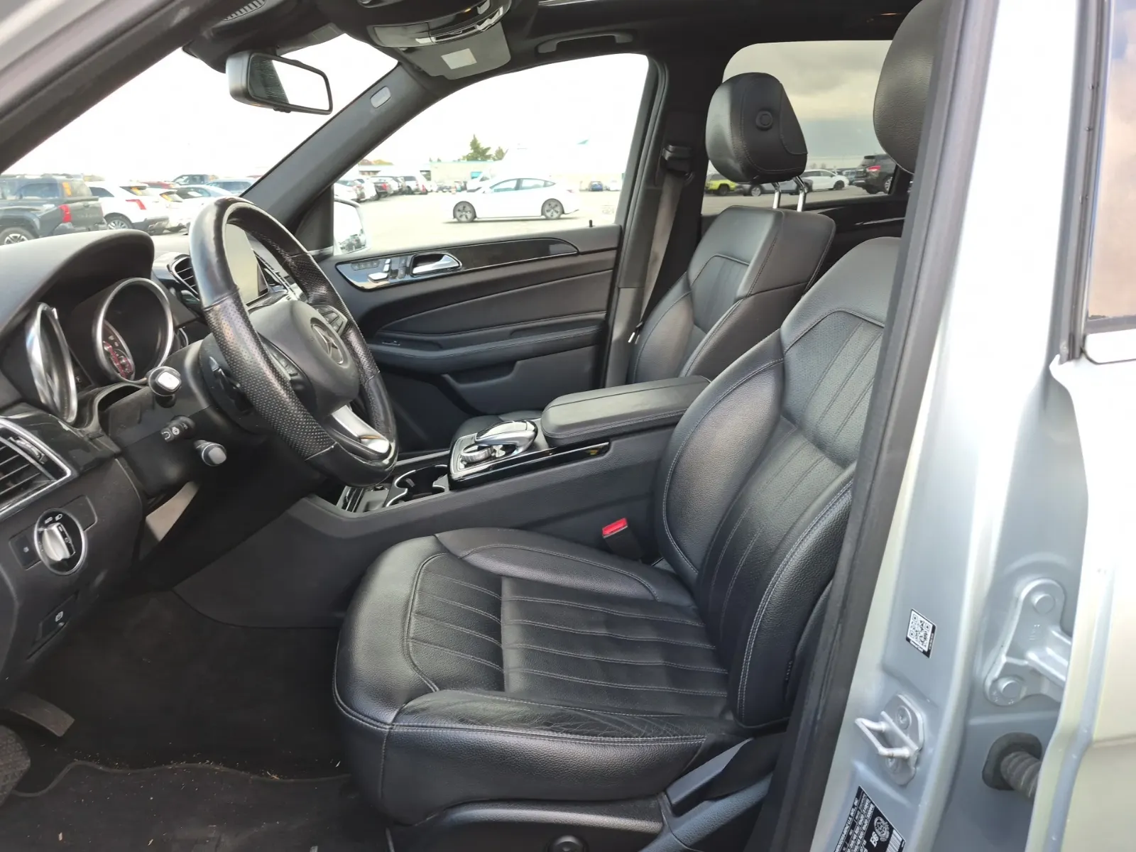 Front Interior Photo
