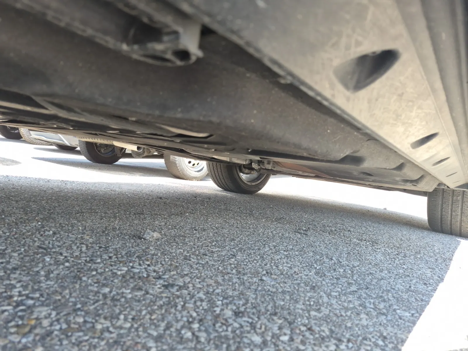 Undercarriage - Passenger Photo
