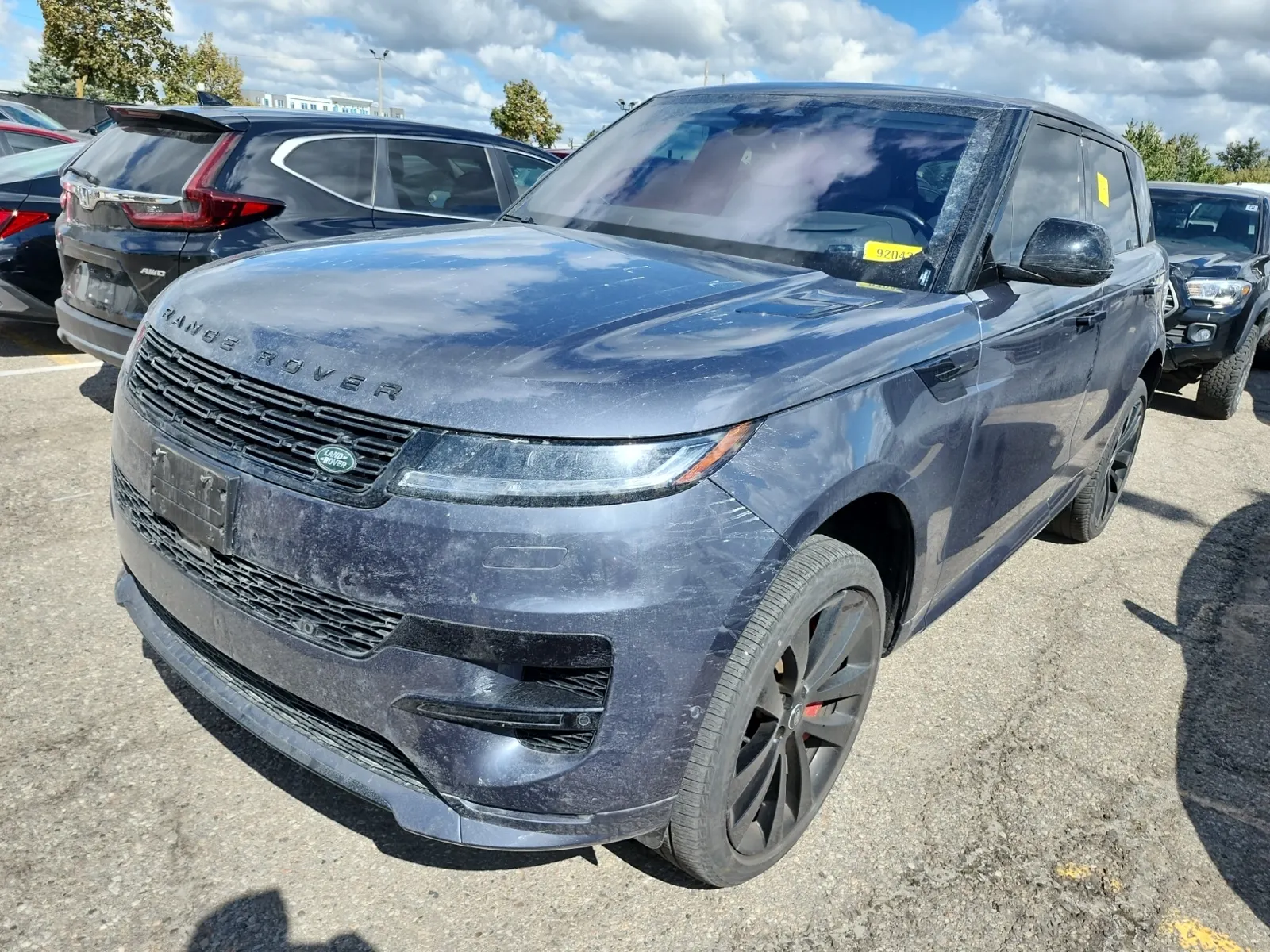 Front driver 3/4 photo