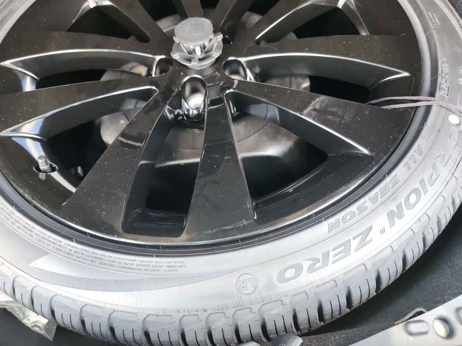 Spare Tire & Wheel Photo