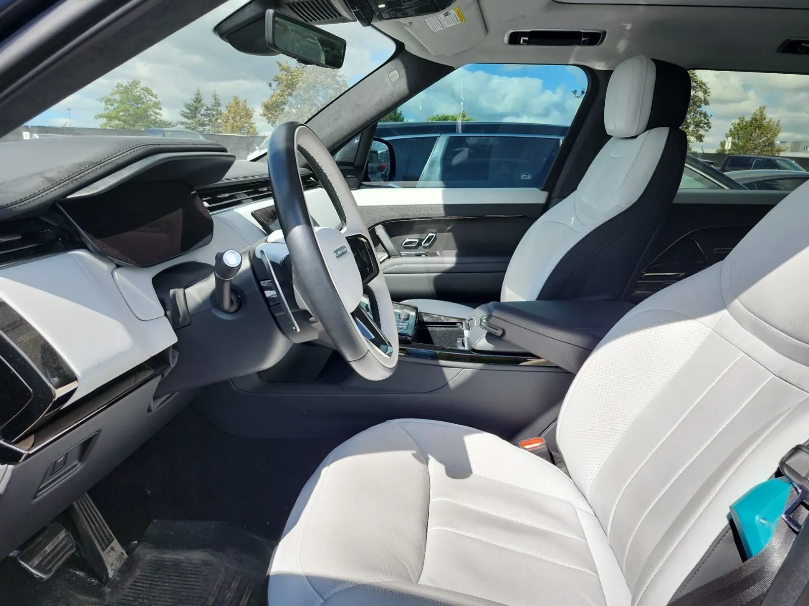 Front Interior Photo