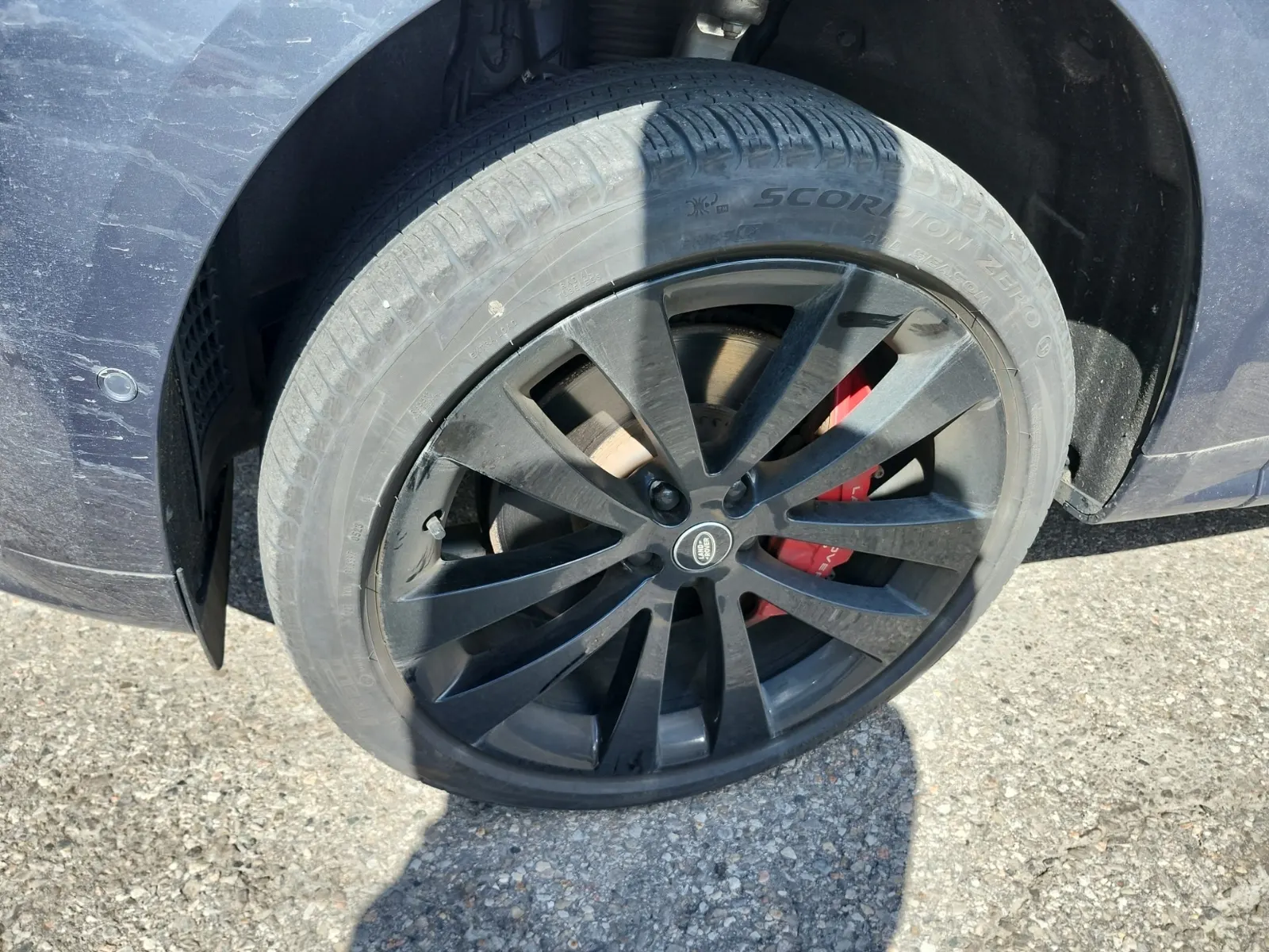 Front driver wheel/tire photo