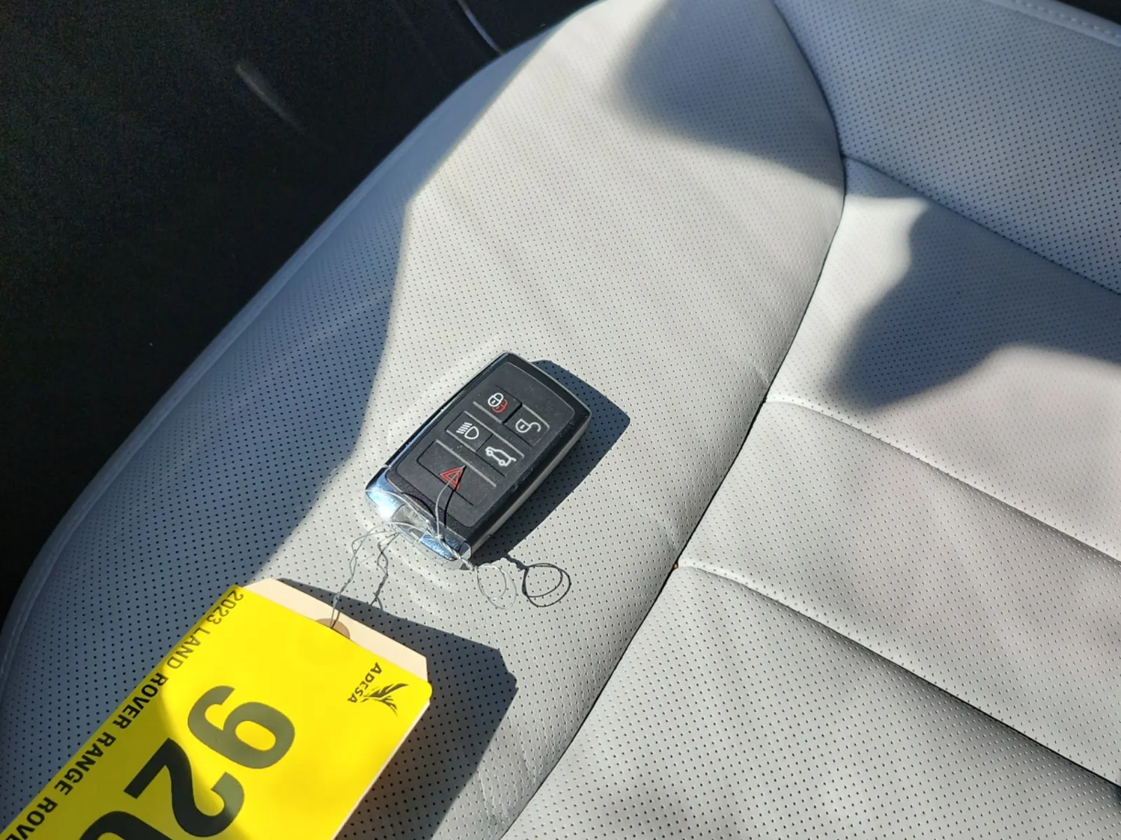 Keys/Fobs/Manual Photo