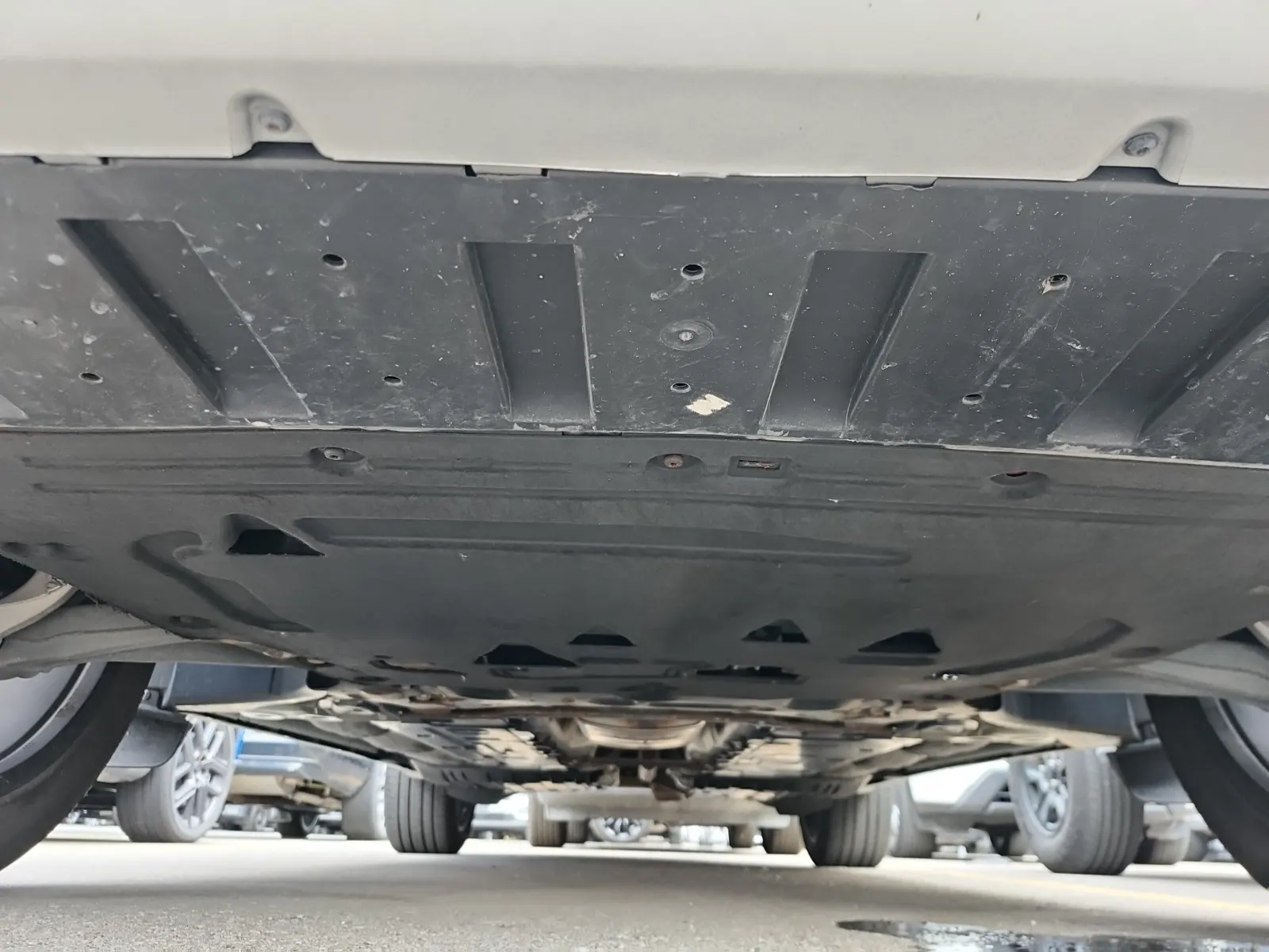 Undercarriage - Front Photo