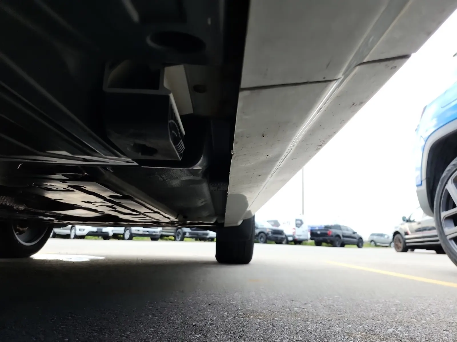 Undercarriage - Passenger Photo