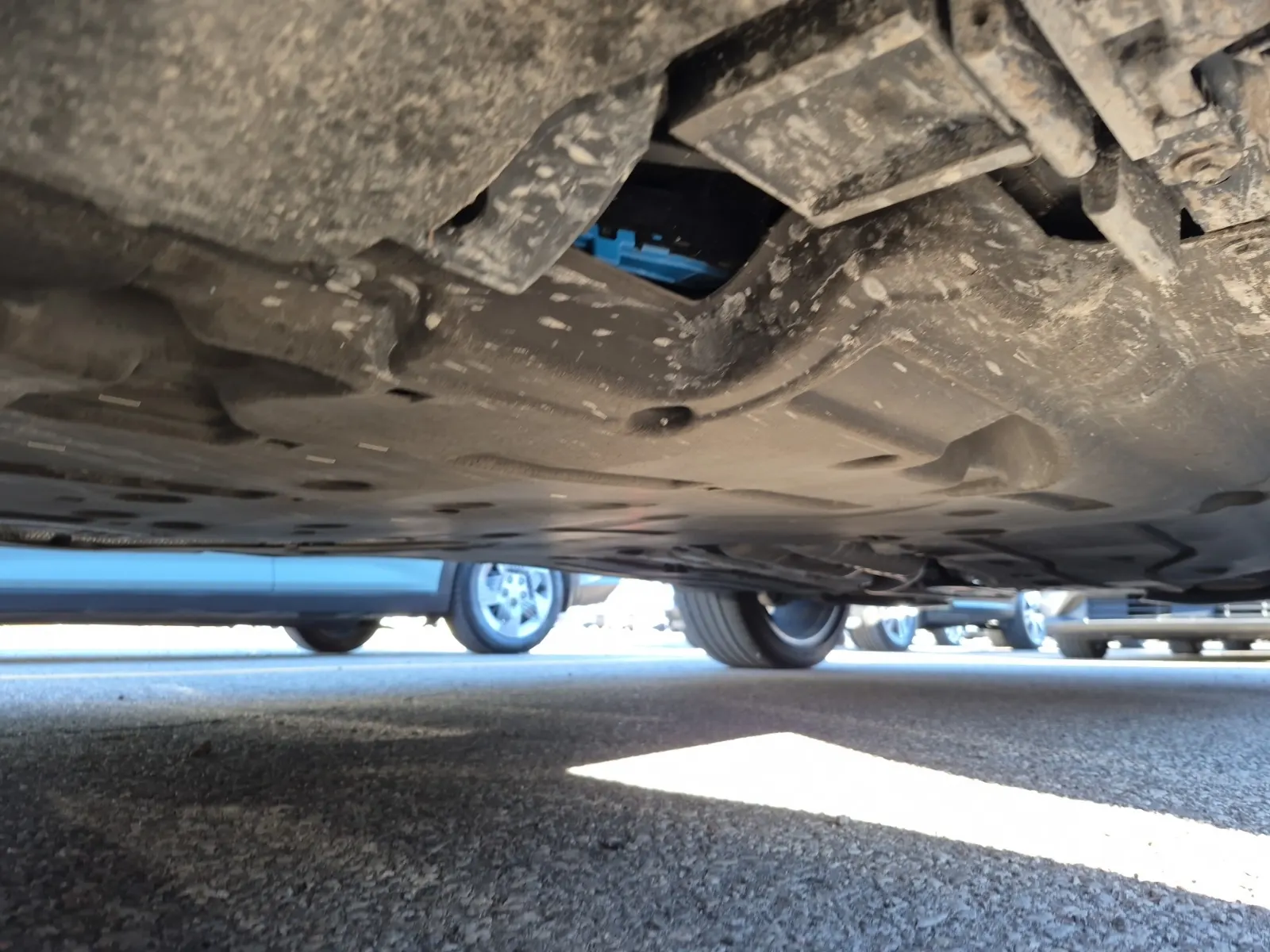Undercarriage - Driver Photo