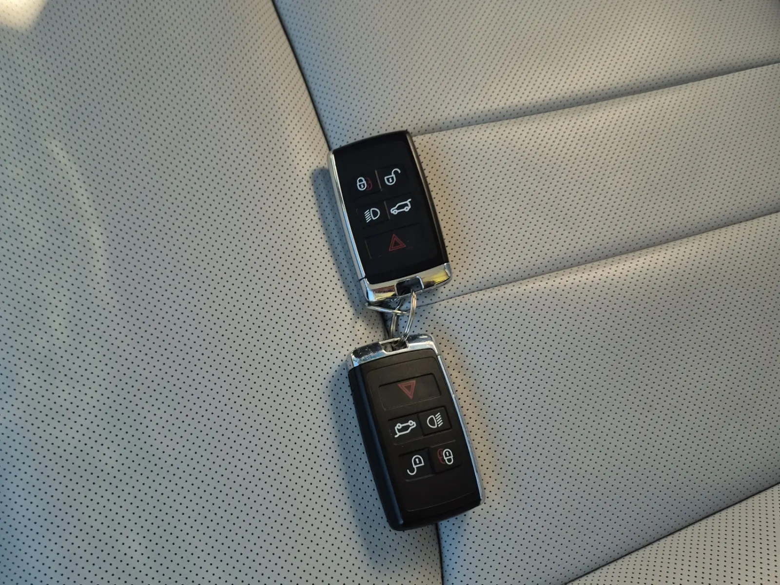 Keys/Fobs/Manual Photo