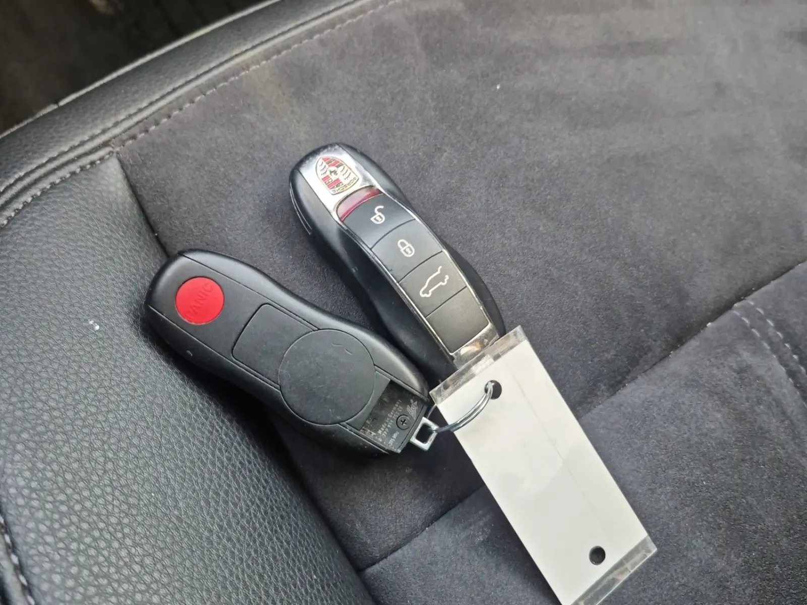 Keys/Fobs/Manual Photo