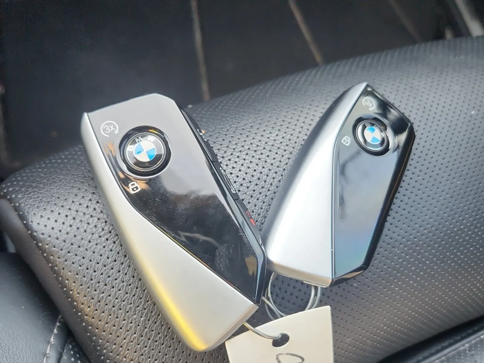Keys/Fobs/Manual Photo