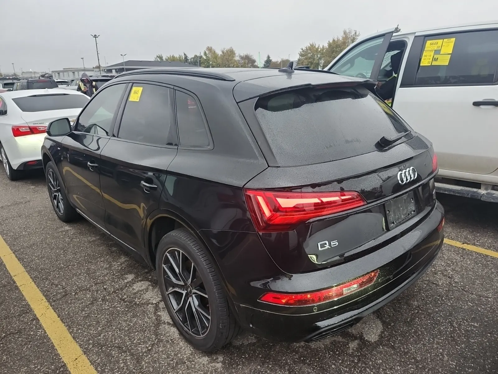 Driver Rear 3/4 Photo