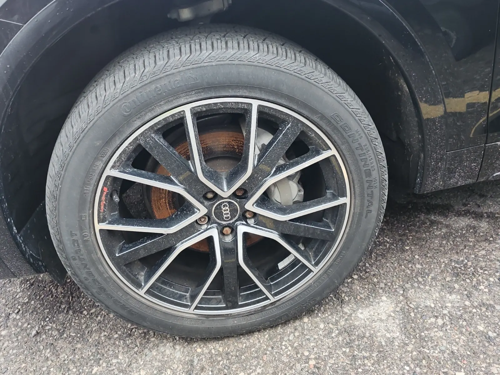 Front driver wheel/tire photo
