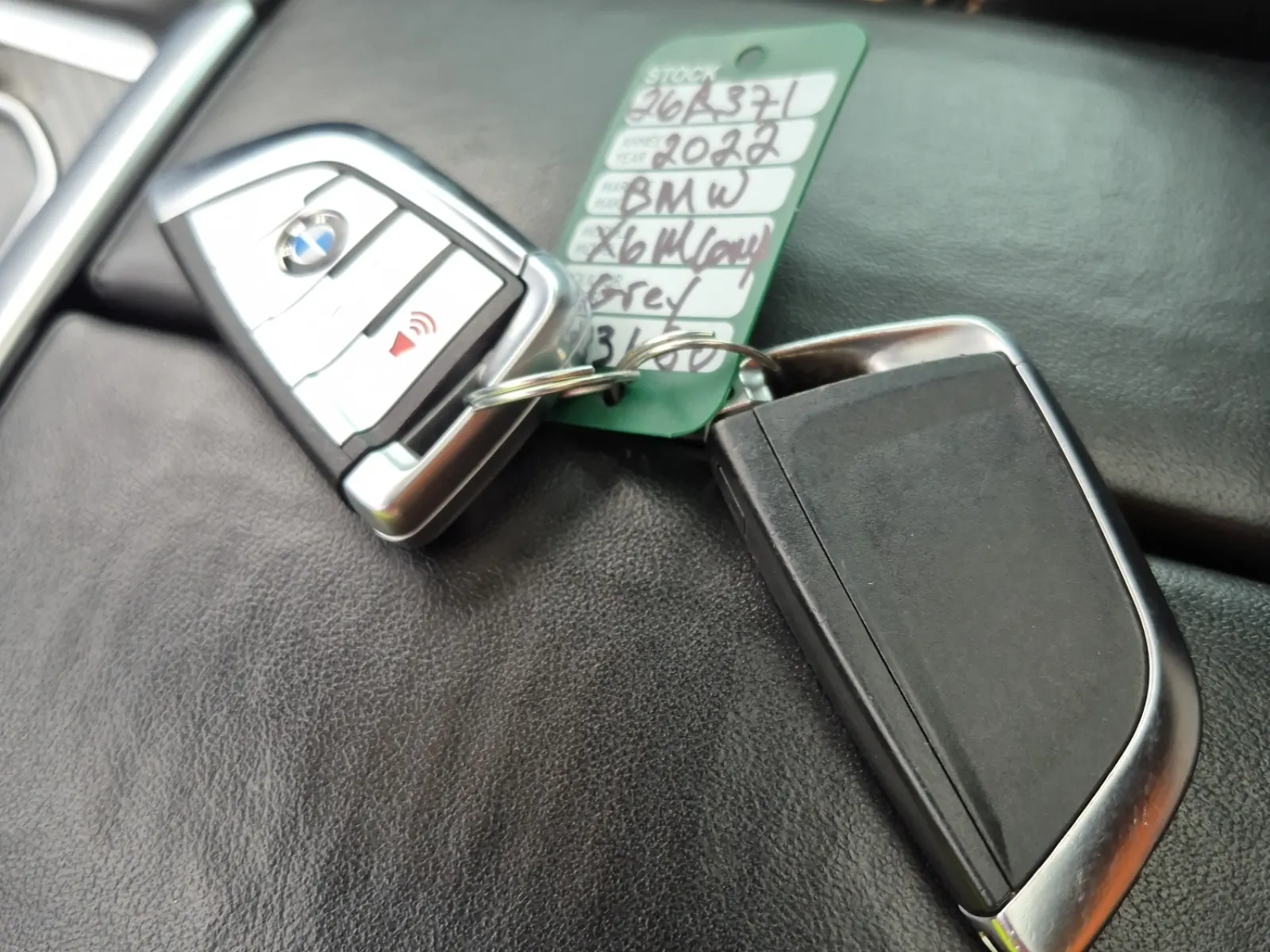 Keys/Fobs/Manual Photo