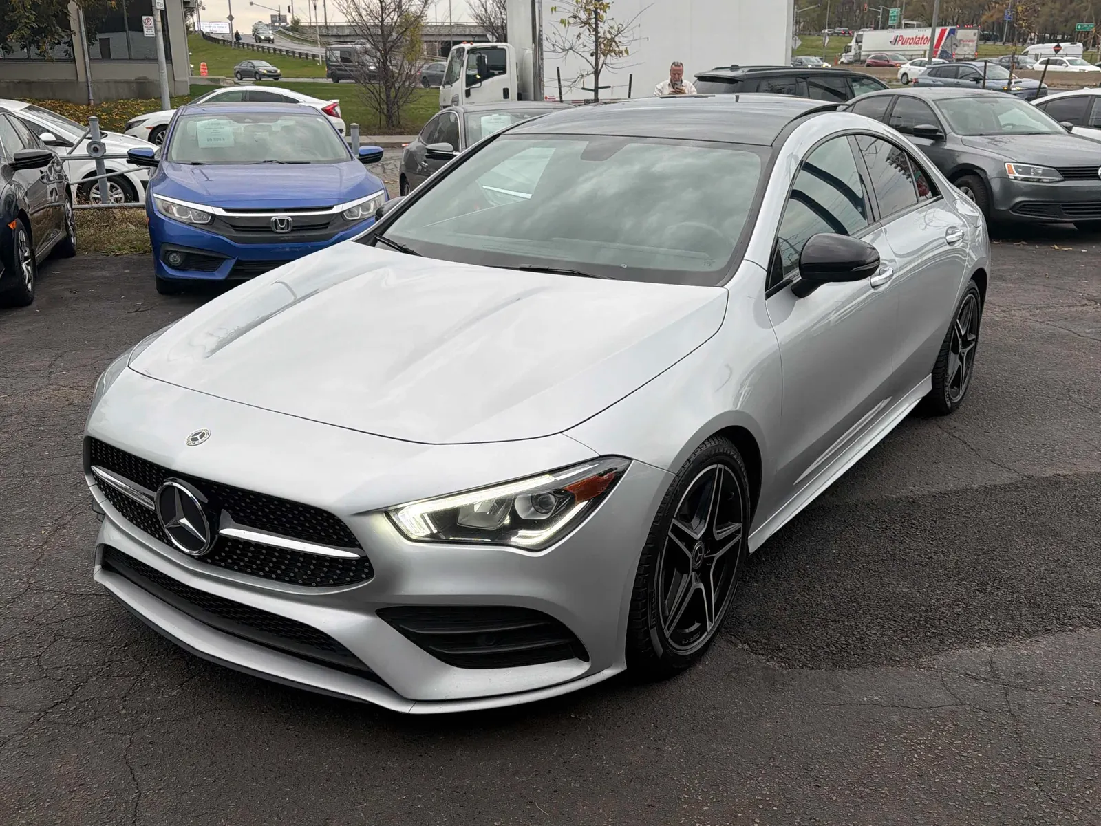 3/4 Front (Main image)