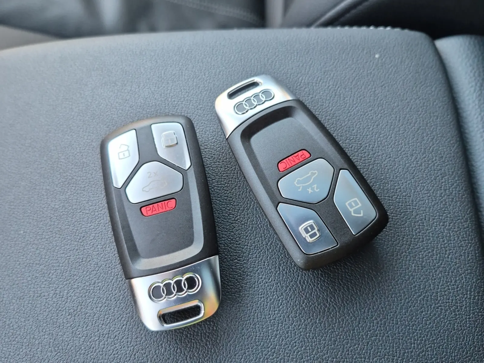 Keys/Fobs/Manual Photo