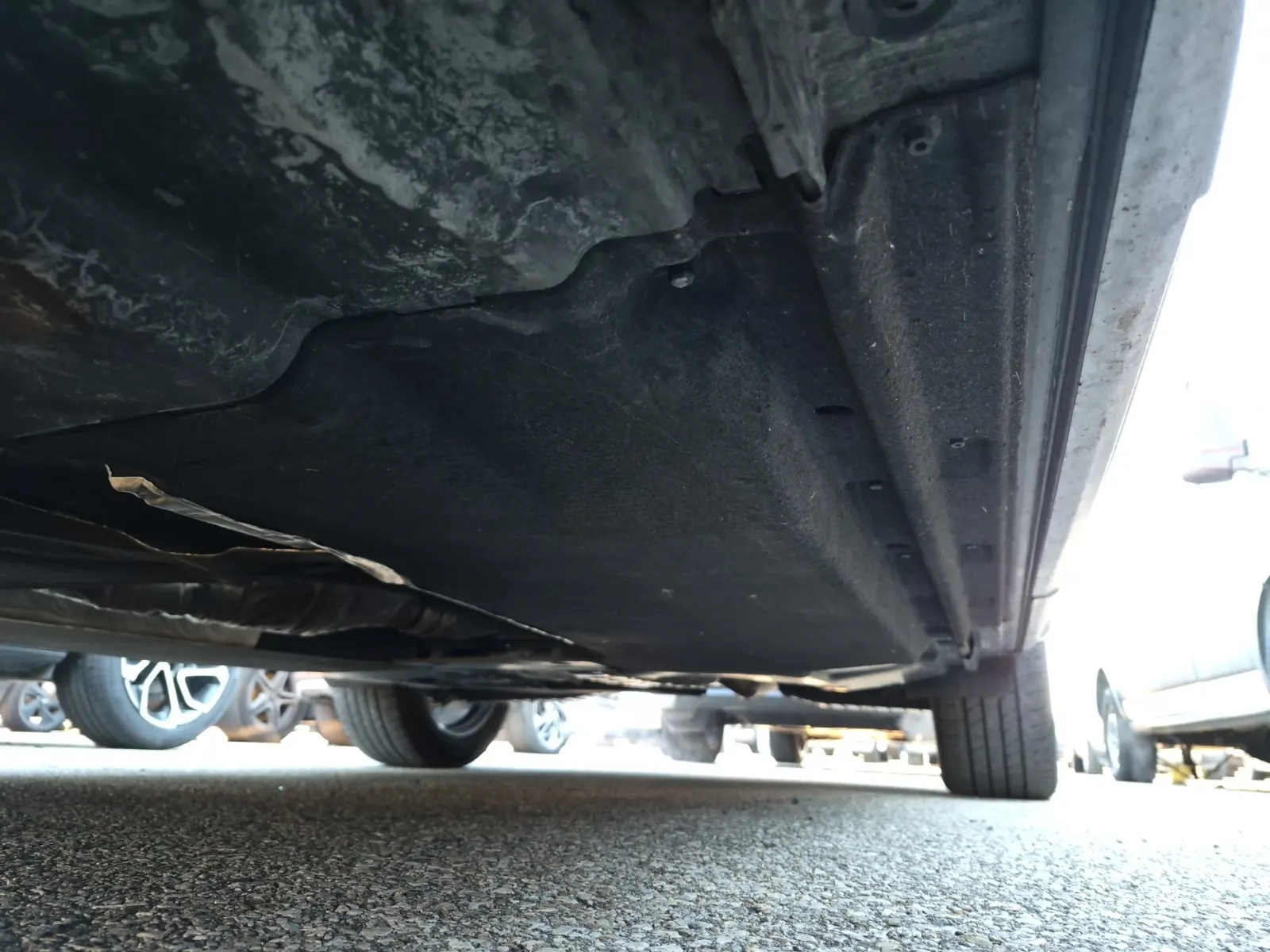 Undercarriage - Driver Photo