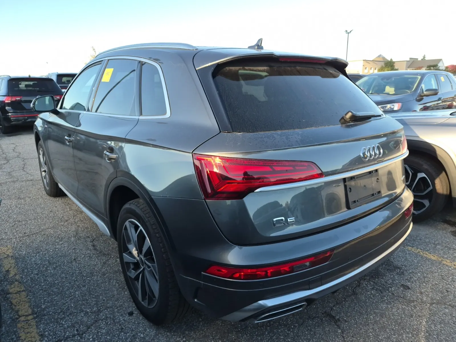 Driver Rear 3/4 Photo