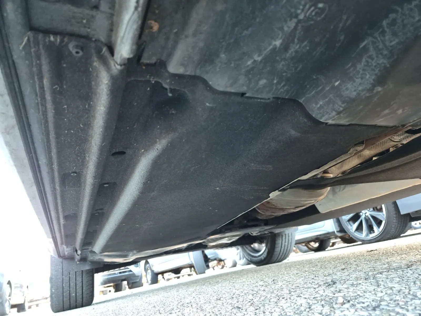 Undercarriage - Passenger Photo