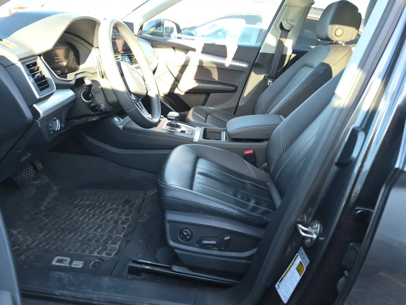 Front Interior Photo