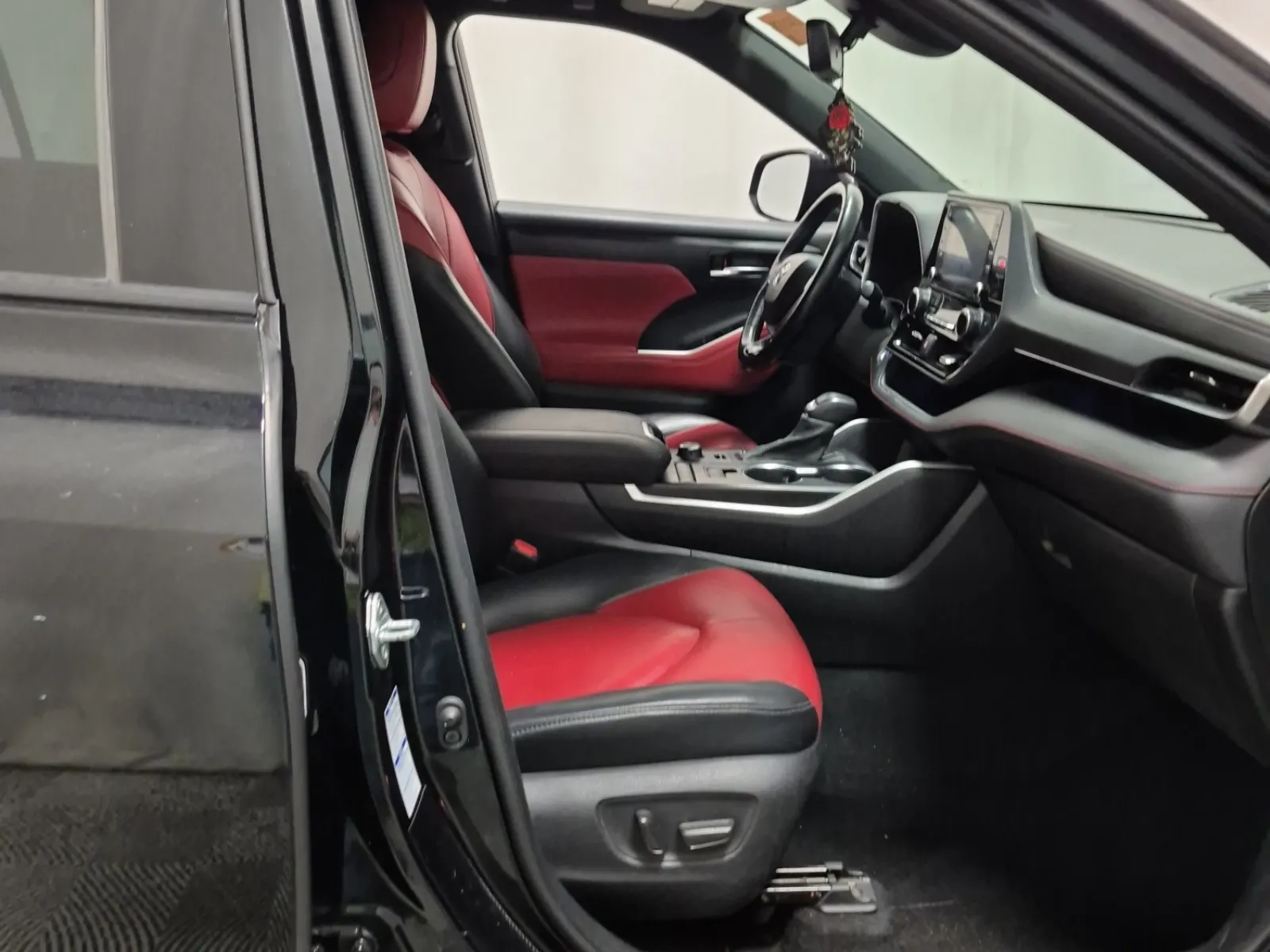 Right Side Interior Photo
