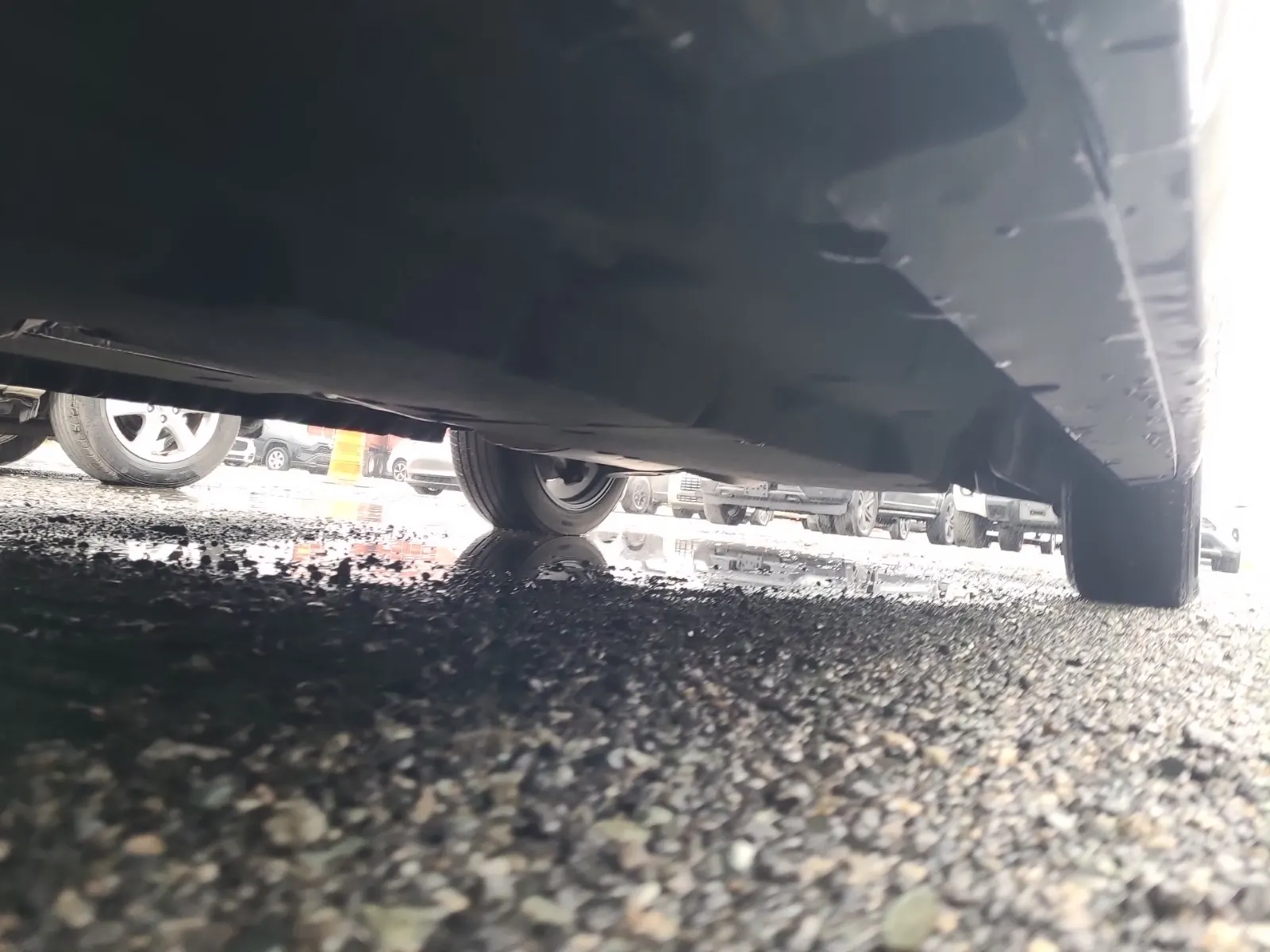 Undercarriage - Driver Photo
