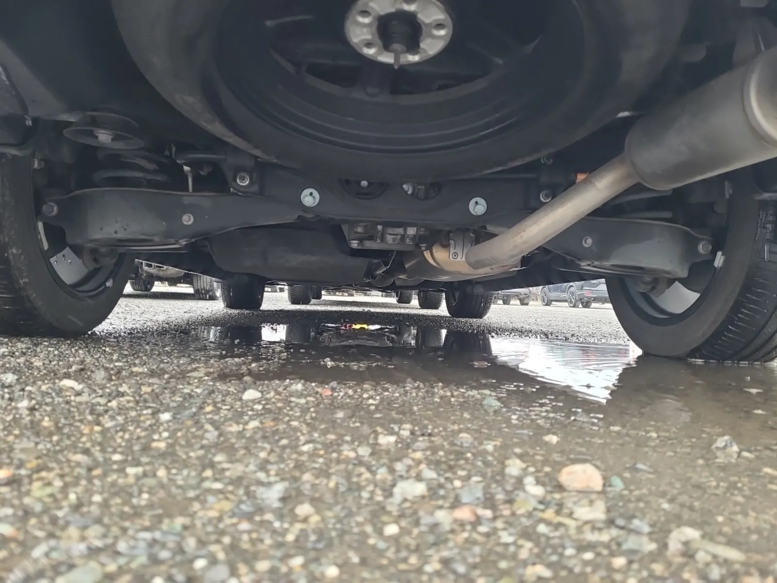 Undercarriage - Rear Photo