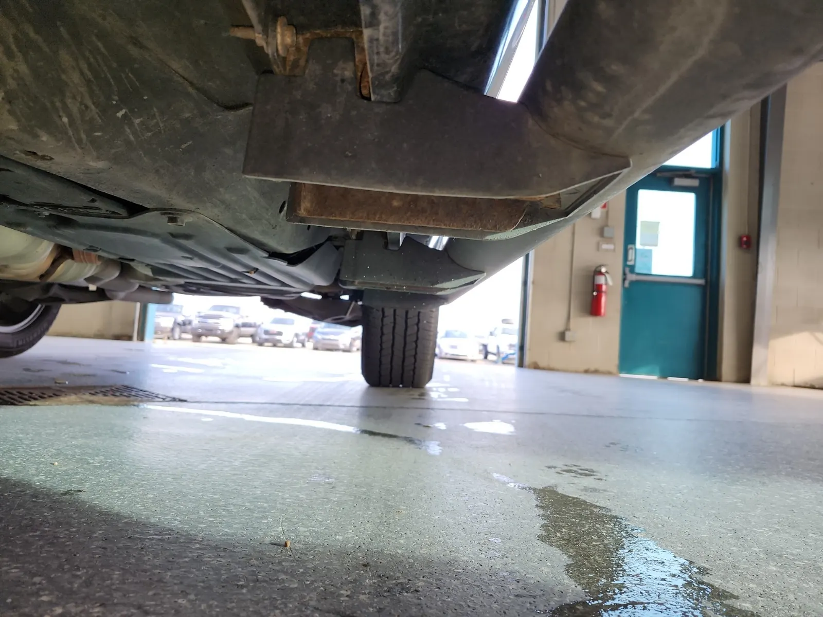 Undercarriage - Driver Photo